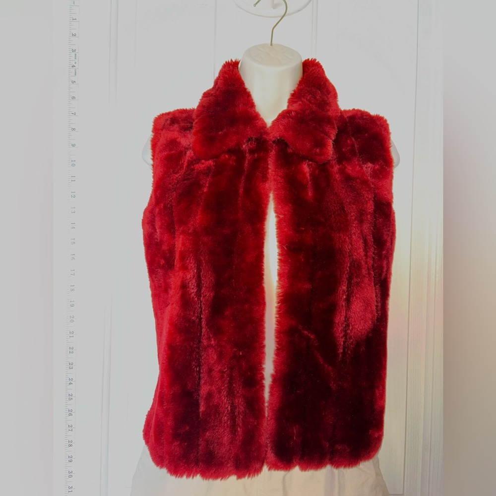 Red Faux Fur Trim Sweater Vest dmbm